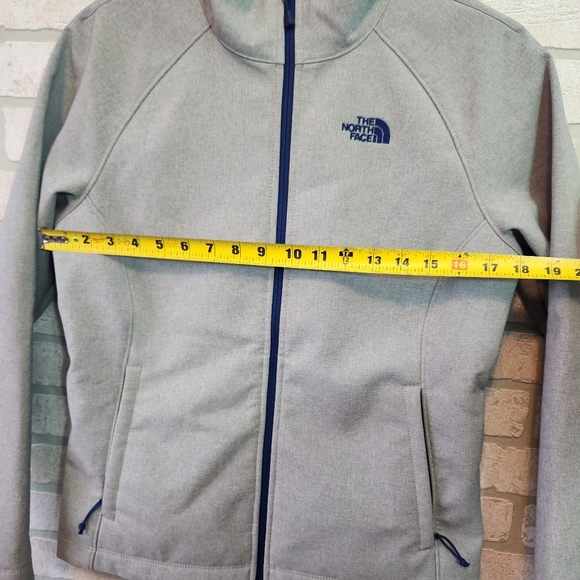 The North Face Womens Grey Jacket Full Zip Warm Navy Blue Stitching Size M  EUC - Picture 13 of 14